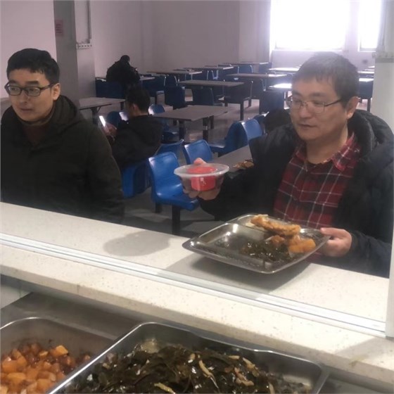 寒冬添暖 萬事“粥”全！協(xié)昌環(huán)保為員工送上愛心臘八粥插圖2